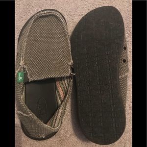 Boys Sanuk slip on 2Y